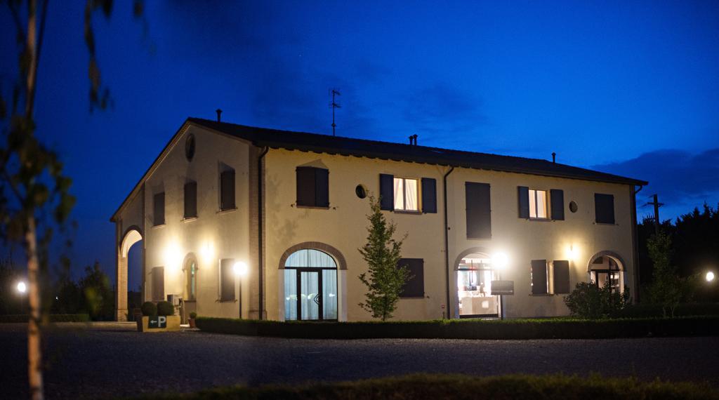Agriturismo Il Mondo Guest House ปาร์มา ภายนอก รูปภาพ