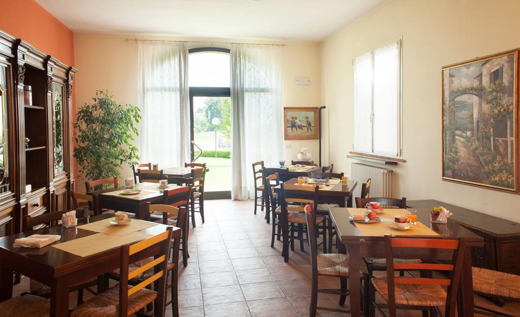 Agriturismo Il Mondo Guest House ปาร์มา ภายนอก รูปภาพ