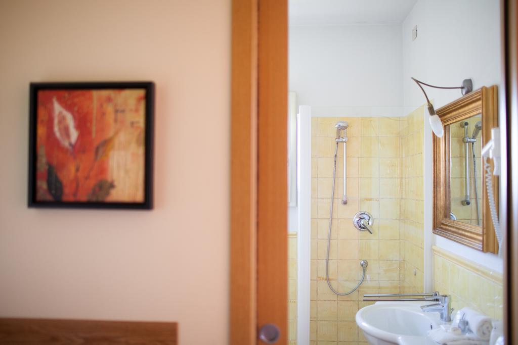 Agriturismo Il Mondo Guest House ปาร์มา ห้อง รูปภาพ