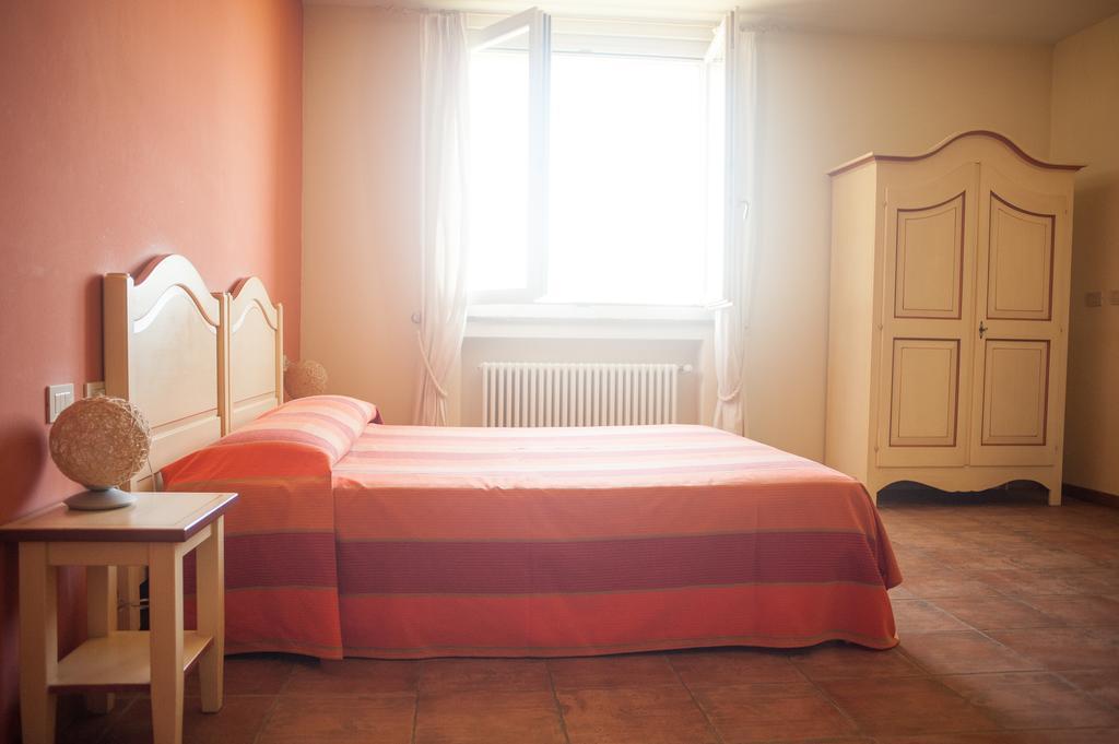 Agriturismo Il Mondo Guest House ปาร์มา ห้อง รูปภาพ