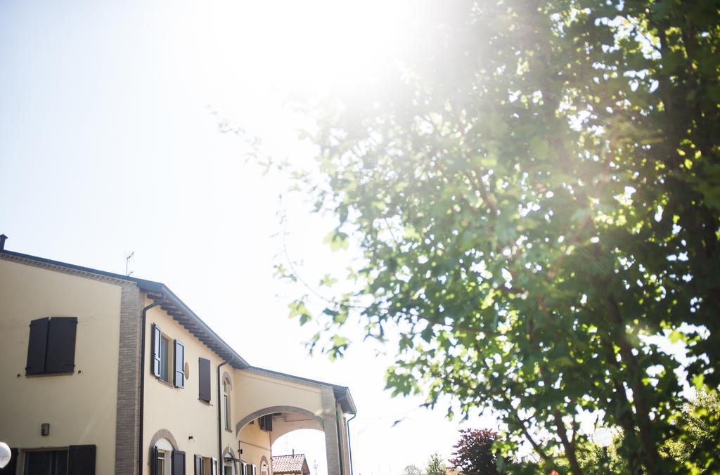 Agriturismo Il Mondo Guest House ปาร์มา ภายนอก รูปภาพ