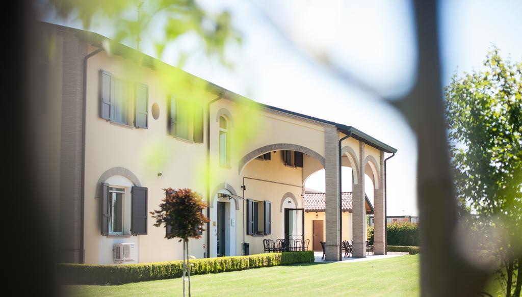 Agriturismo Il Mondo Guest House ปาร์มา ภายนอก รูปภาพ